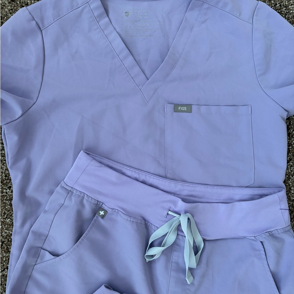 Figs Lavender Dew Scrub Set